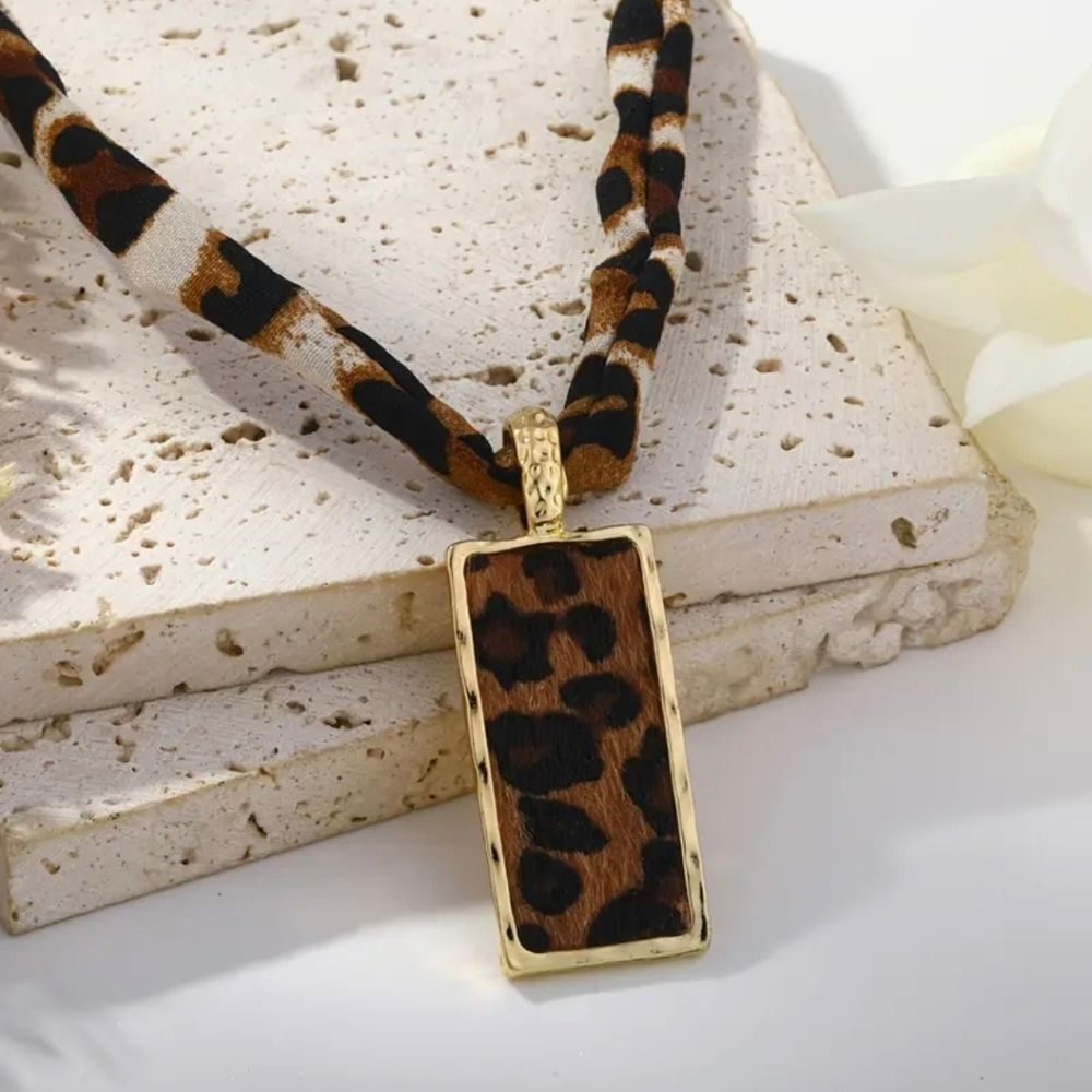 Leopard Rectangle Cloth Necklace - Picture 4 of 6